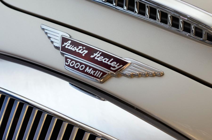 Логотип Austin-Healey 3000 (Mk III) 1963 года  (фото 115 из 131)